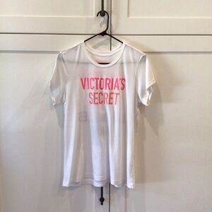 Victoria’s Secret T-Shirt Size L